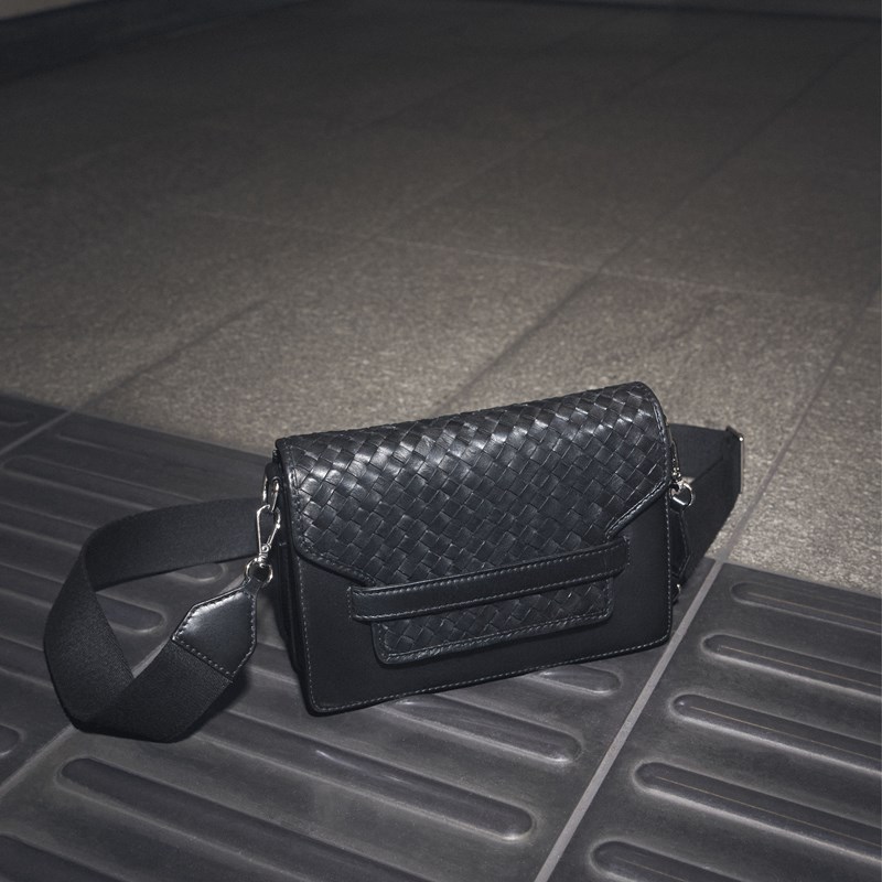 MARKBERG Crossbody Arabellambg Weave Sort 2