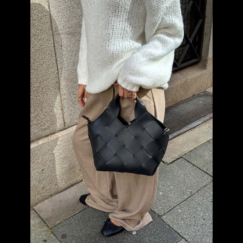 PITAYA Axelväska Marly Large Svart 6