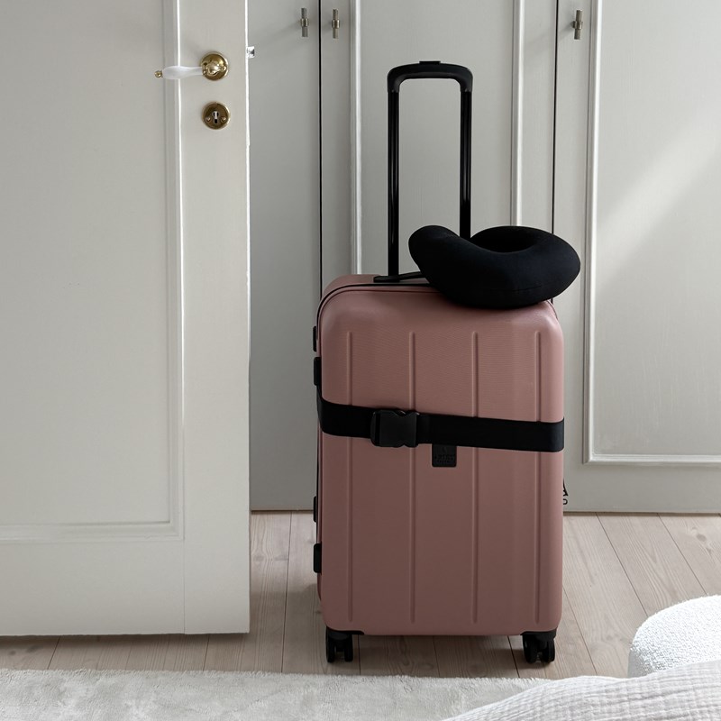 Aries Travel Nackkudde Svart 2