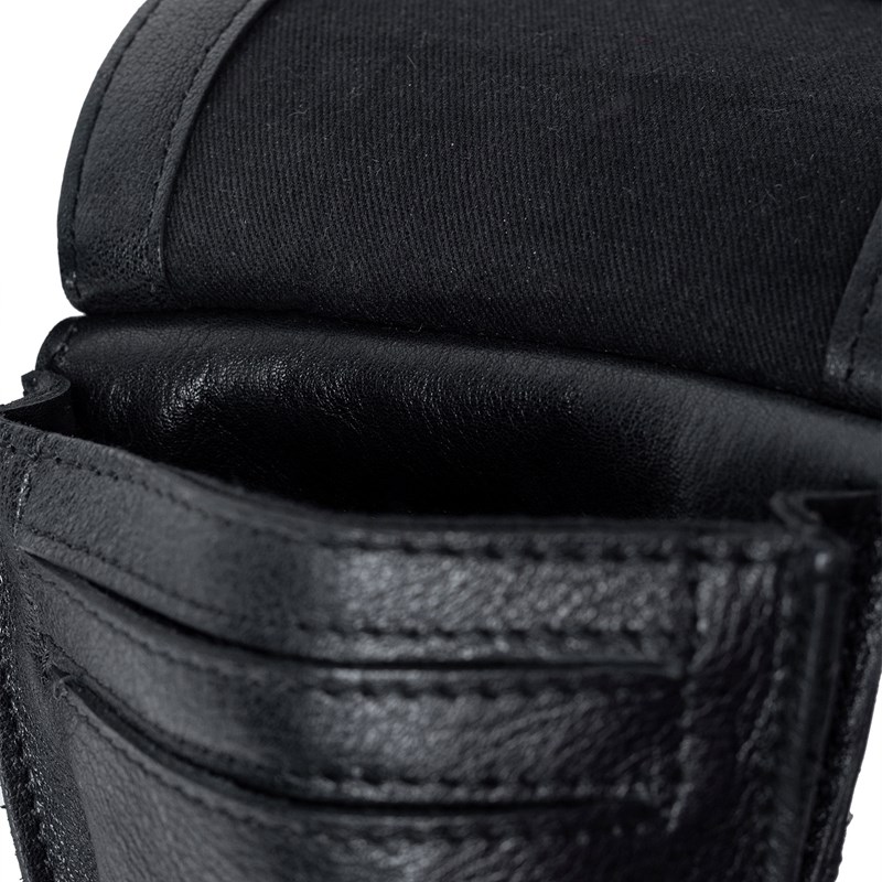 RE:DESIGNED Crossbody Jeane Small Svart 6