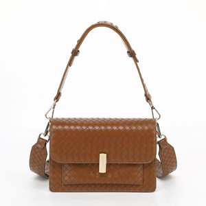 Noella Crossbody Adele Braided Brun