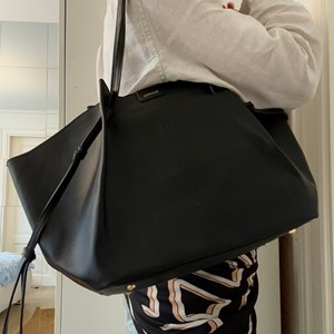 Conmé Shopper Katie Svart alt image