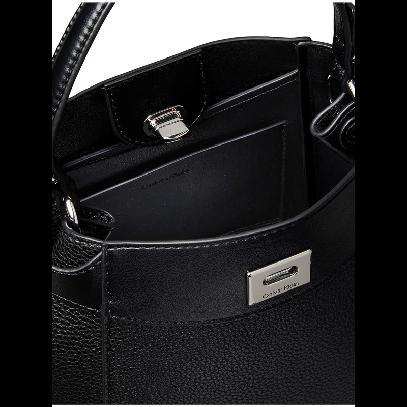 Calvin Klein Crossbody mix media turnlock Svart 3