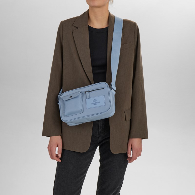 MARKBERG Crossbody Darla Monochrome Lyseblå 2