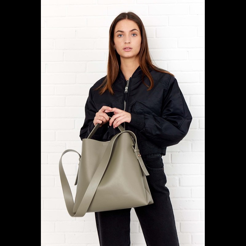 Bella Ballou Shopper Street Khaki 13" 2