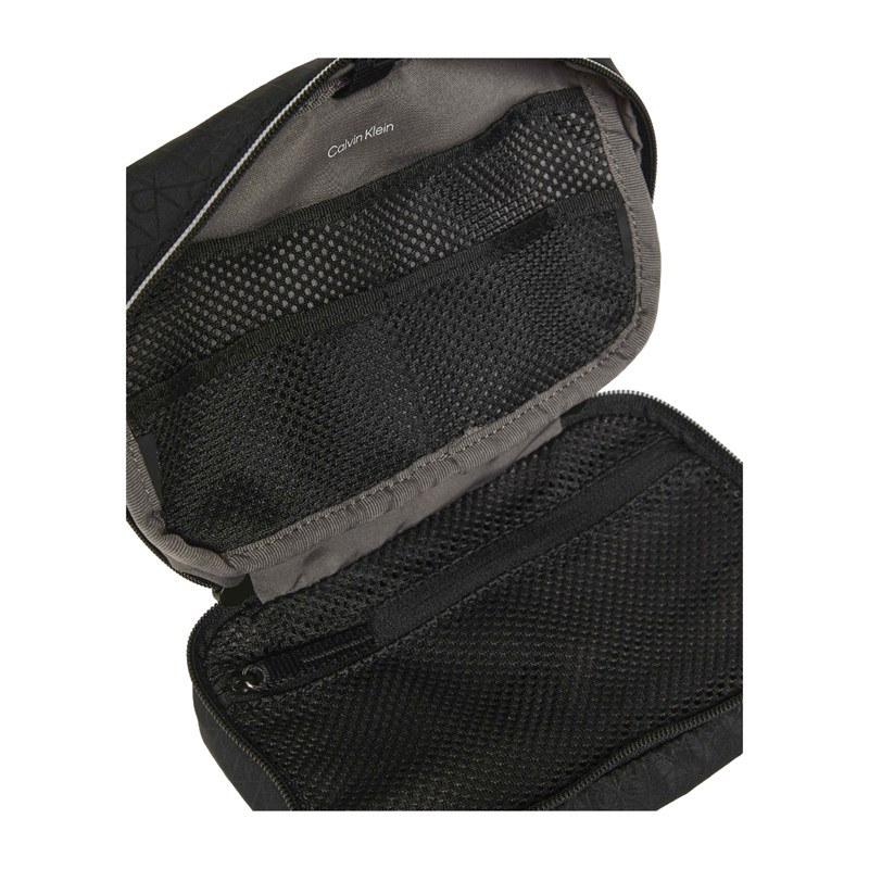 Calvin Klein Toilettaske Utility Emblem Sort 2