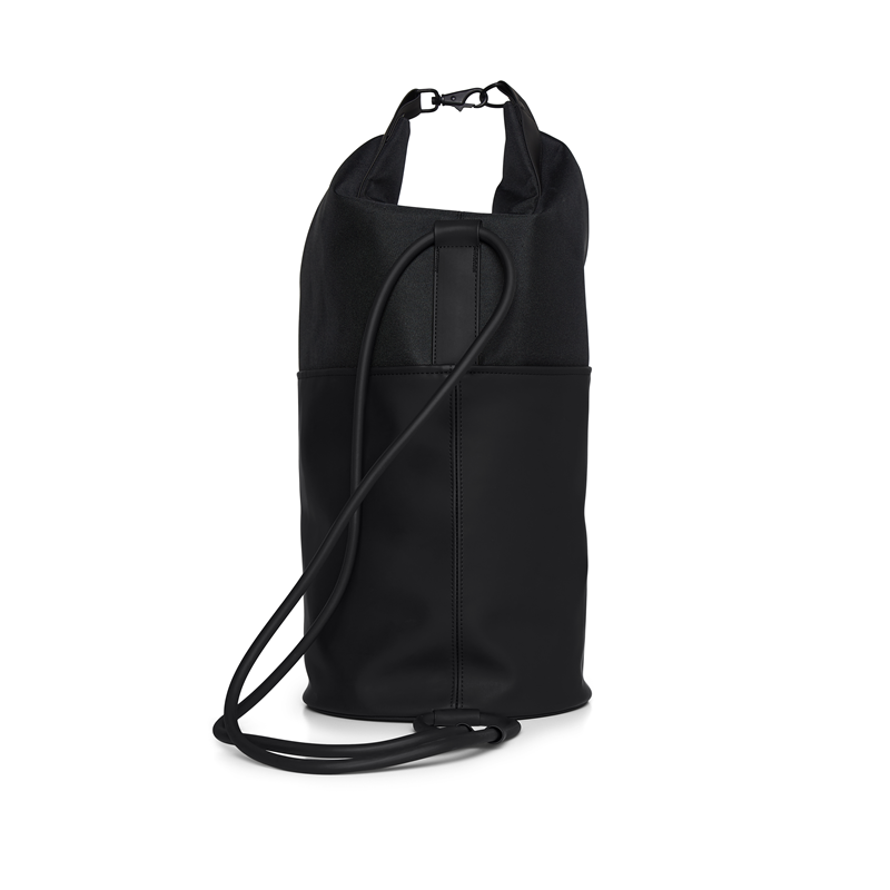 RAINS Ryggsäck Bucket Sling Bag Svart 2