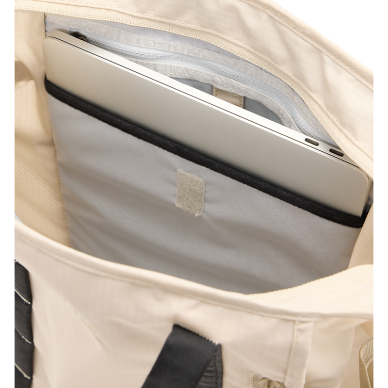 Haglöfs Shopper Tote Tight 25 Sort/Beige 9