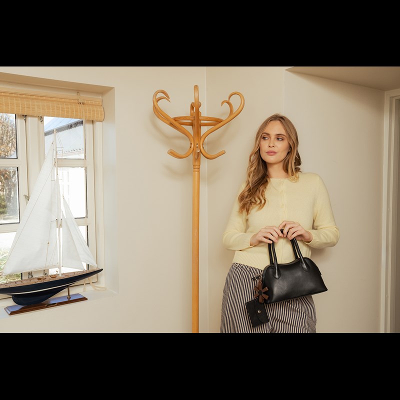 RE:DESIGNED Crossbody Nynne Small Svart 3