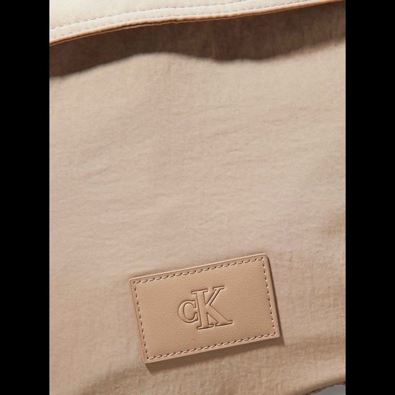 Calvin Klein Bæltetaske Metro Oversized NY Grå 3