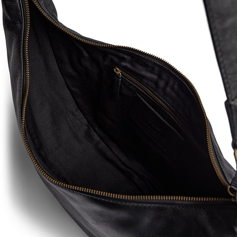 MARKBERG Crossbody Core Svart 5
