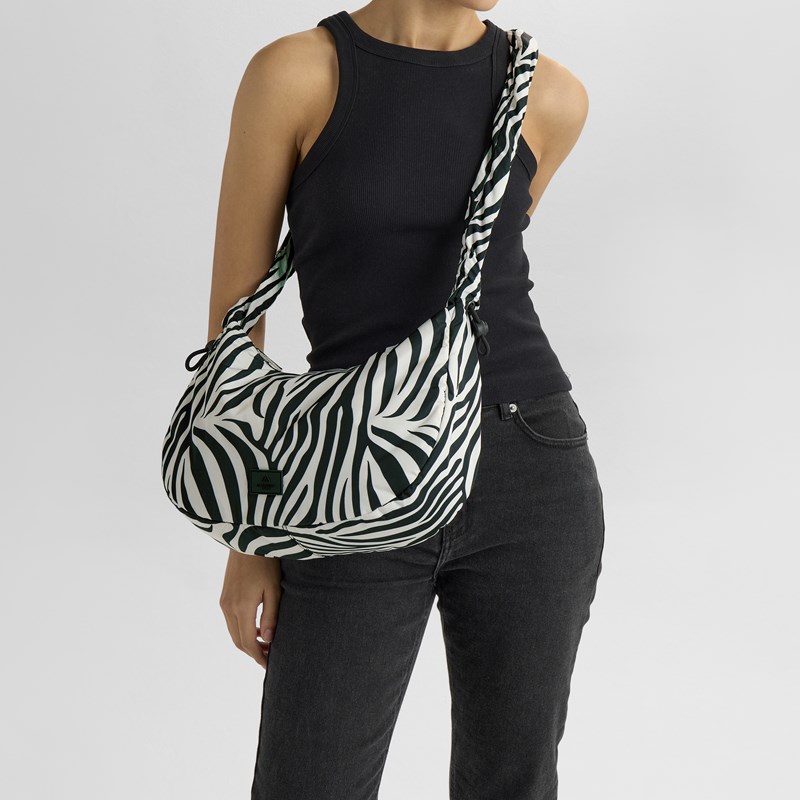 MARKBERG Axelväska Groundmbg  Sebra 6