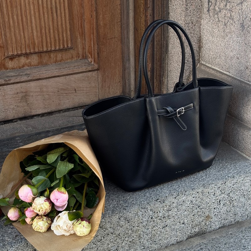 PITAYA Axelväska Olivia Svart 4