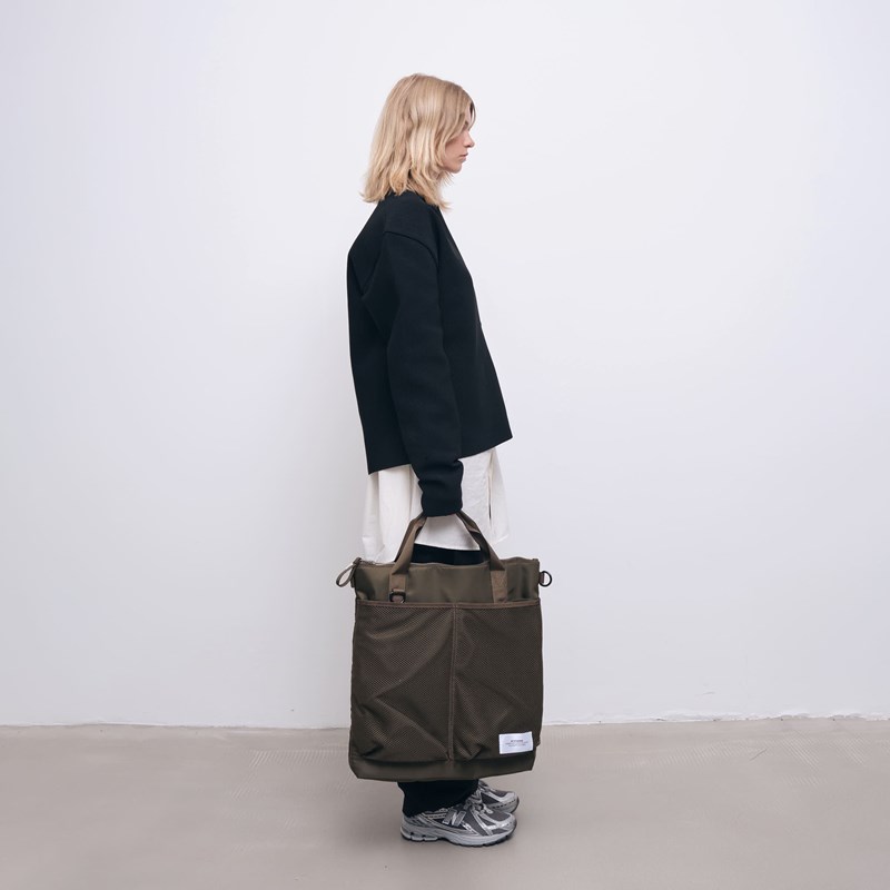 AY Studios Tote Bag Armégrön 9