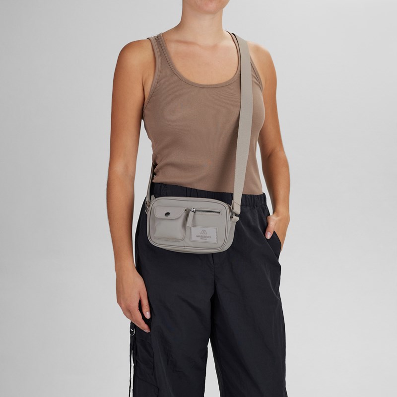 MARKBERG Crossbody Darla S Monochrome Ljusgrå 2