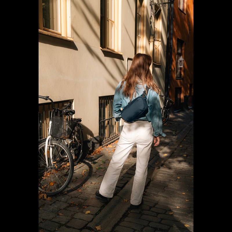 Pacsafe Slingpack Urban Mörkblå 5
