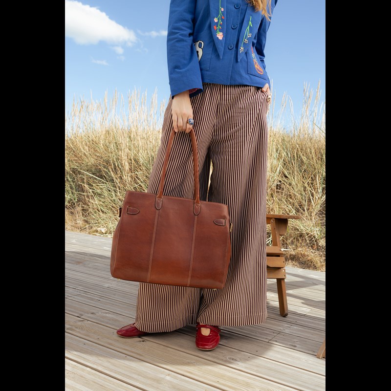 RE:DESIGNED Computertaske Nellie Big Cognac 3