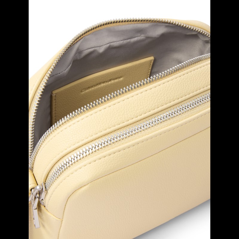 Calvin Klein Crossbody Ultralight Vit 2
