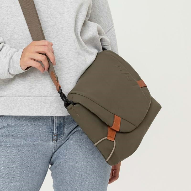 Aunts & Uncles Crossbody Sendai  Army Grøn 10" 8