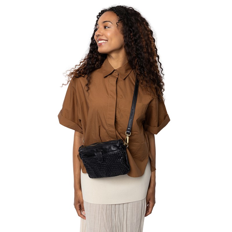 RE:DESIGNED Crossbody Marga Svart 2