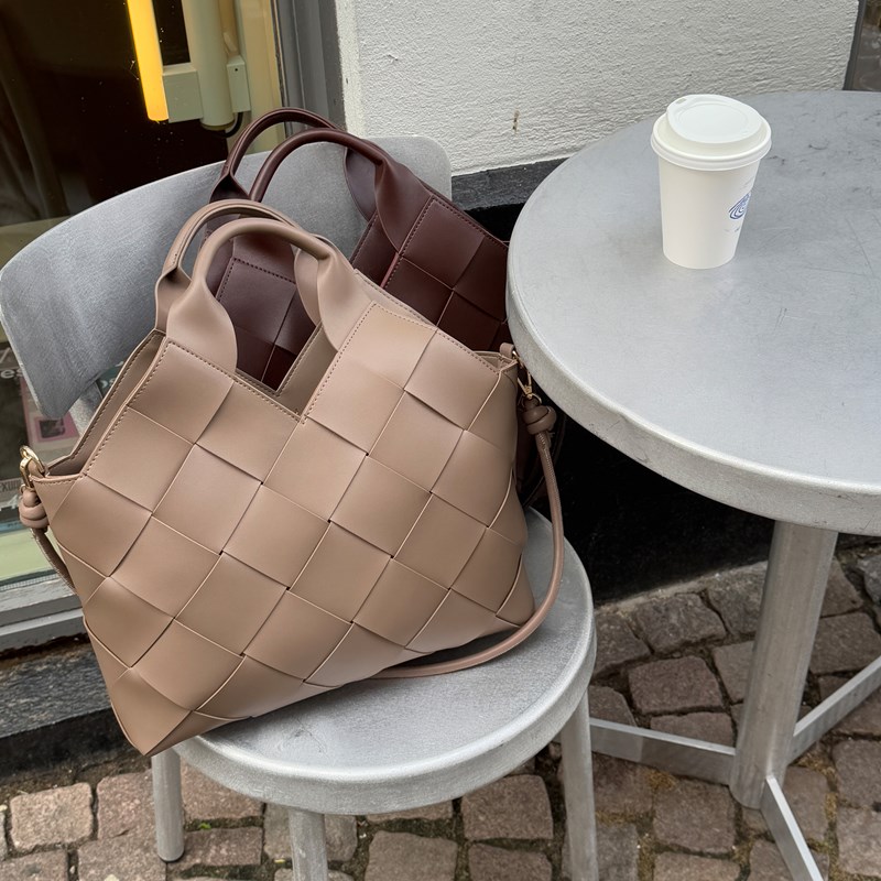 PITAYA Axelväska Marly XL Taupe 13" 2