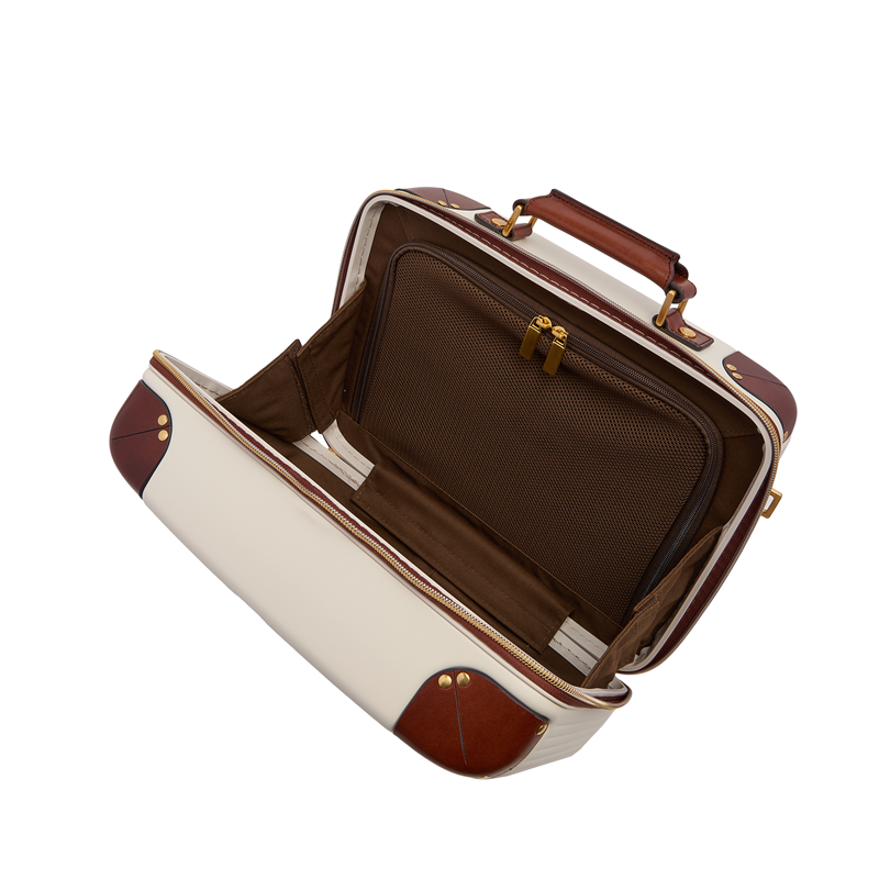 The Bridge Sminkväska Story Creme 4