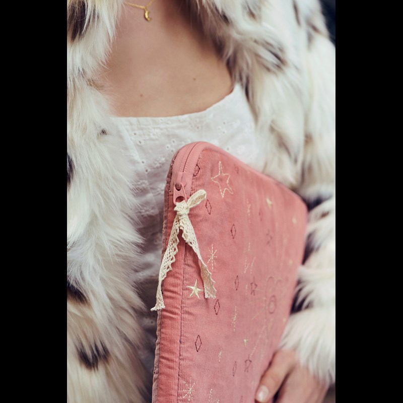 Maanesten Datorsleeve Theatre Magic Rosa 13" 5