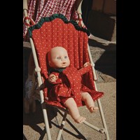 Konges Sløjd Dockvagn Fraise Röd