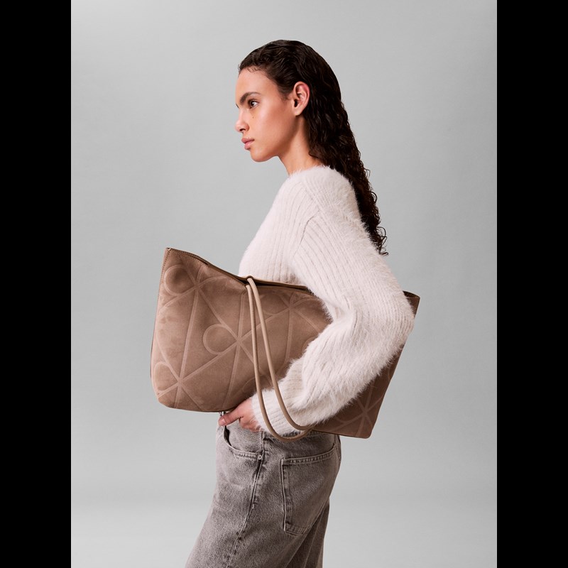 Calvin Klein Shopper tote Embossed Emblem Brun 2