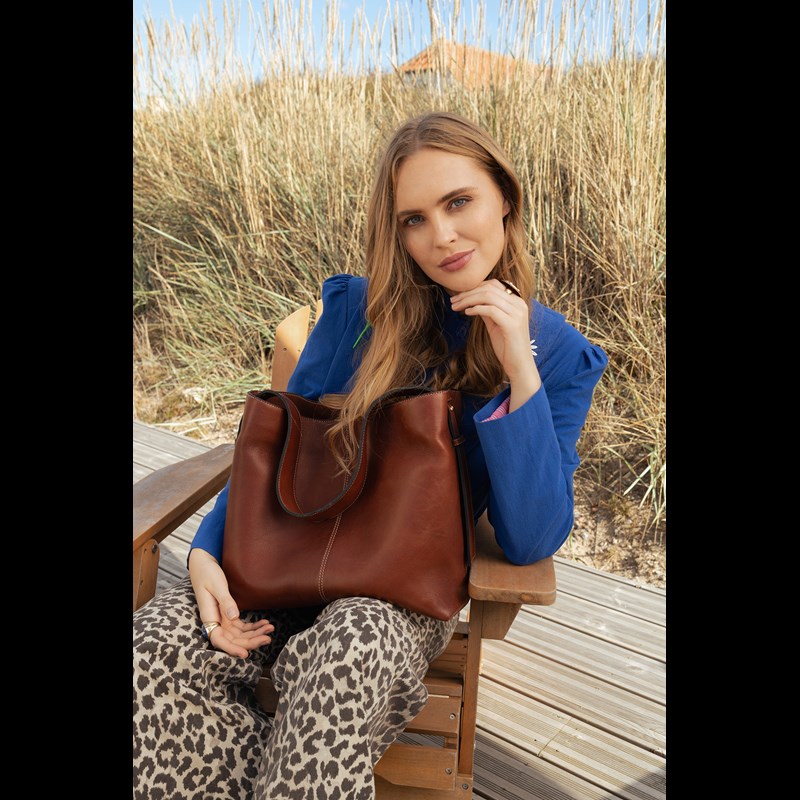 RE:DESIGNED Skuldertaske Naya Big Cognac 2