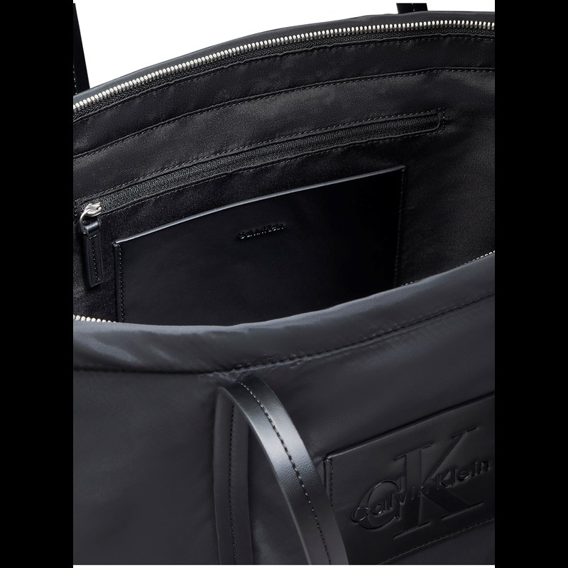 Calvin Klein Shopper Medium Monologo Sort 4