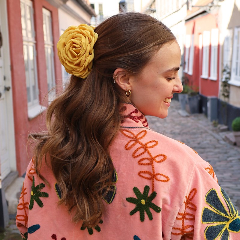By Stær Hårklämma Daisy Stor Gul 2