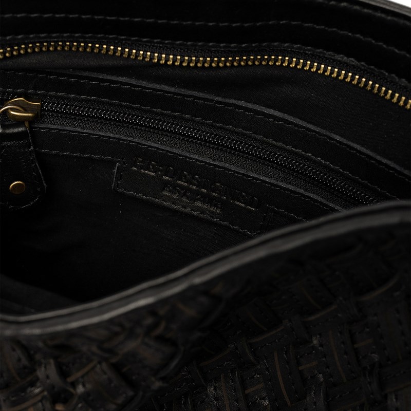 RE:DESIGNED Crossbody Mika Medium Svart 6