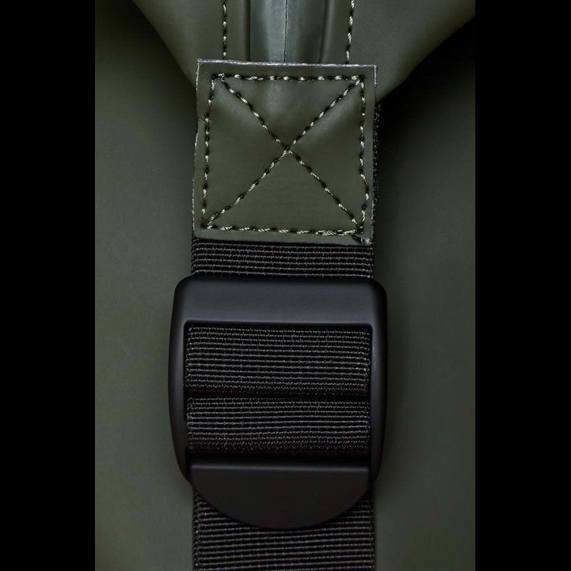 RAINS Travelbag Weekend Bag Large Armégrön 4