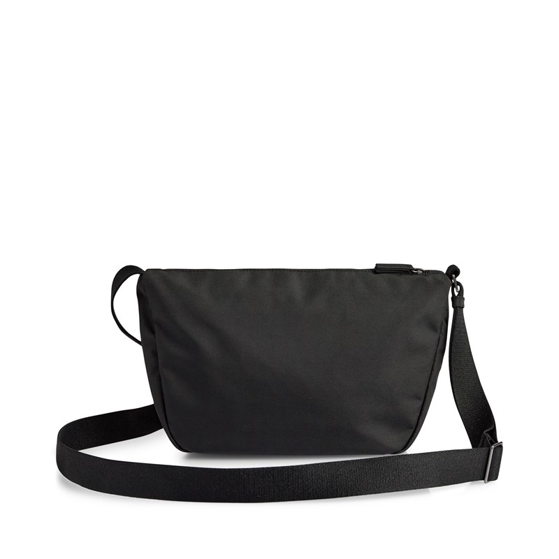 MARKBERG Crossbody Mono Svart 2