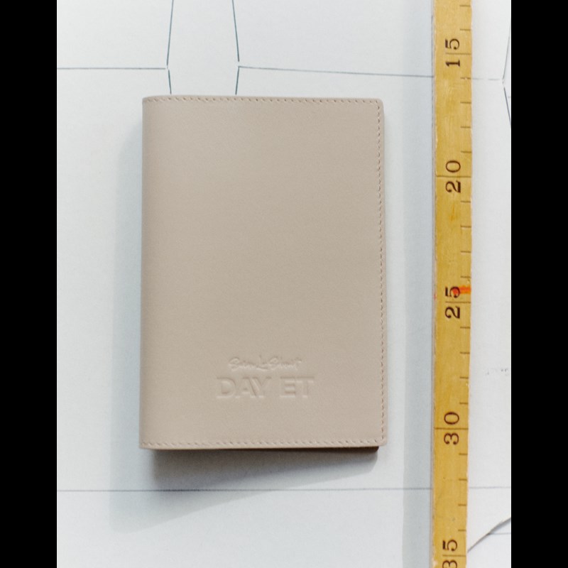 DAY ET Pas Etui SLS x DAY ET Beige 2