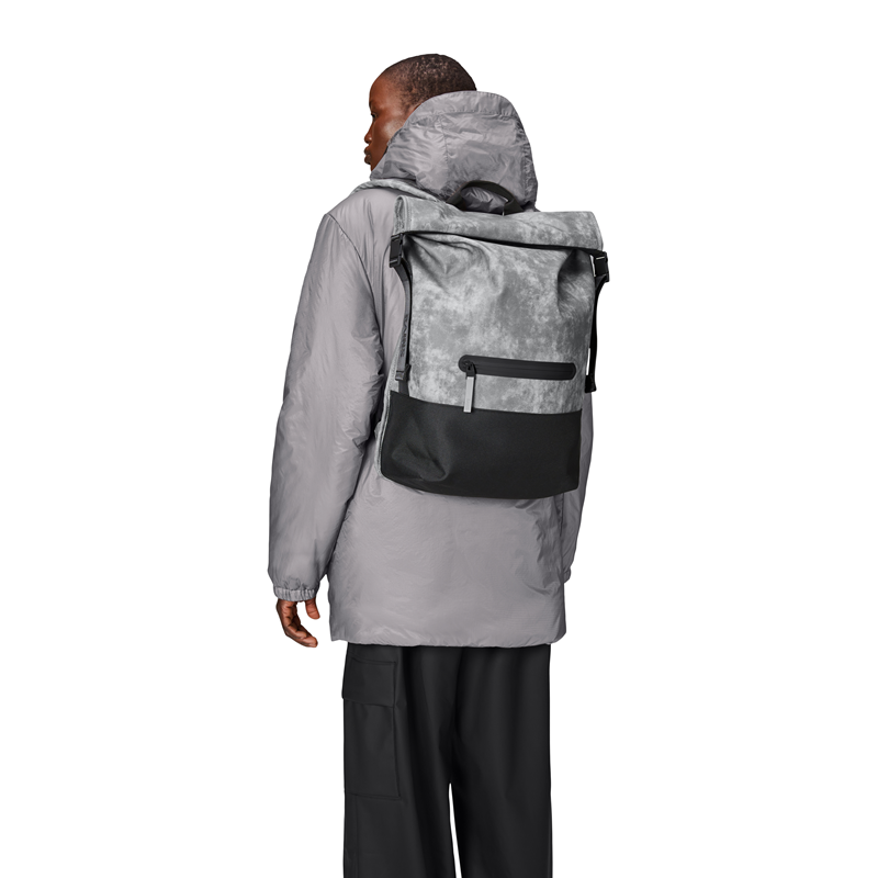 RAINS Ryggsäck Trail Rolltop Grå struktur 4