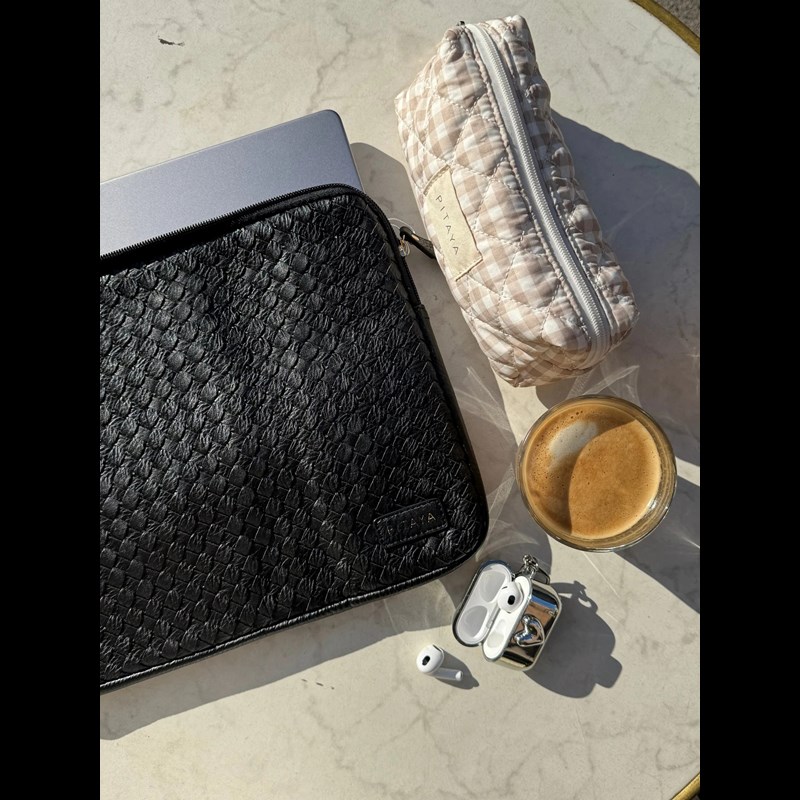 PITAYA Dator Sleeve Charlotte Svart 13" 2