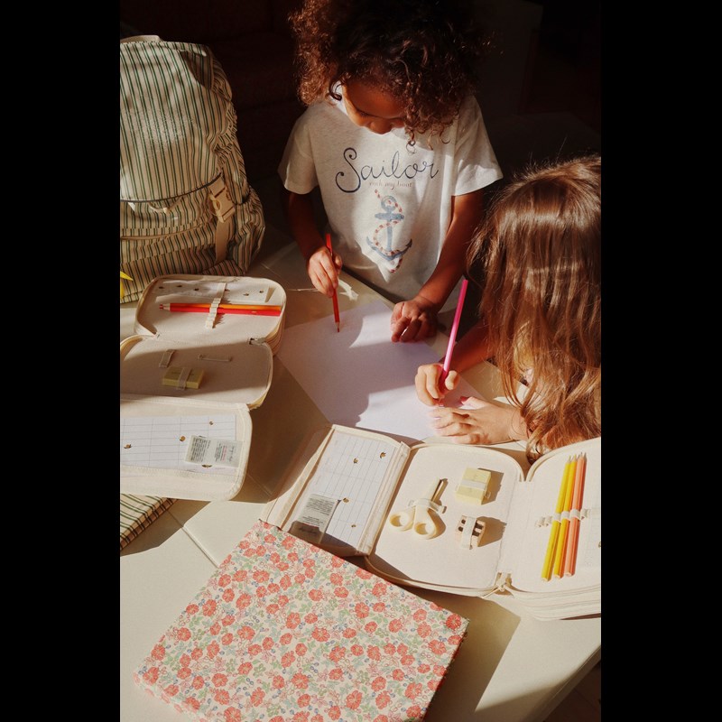 Konges Sløjd Penalhus Clover Mahogany Rose Lyserød 2