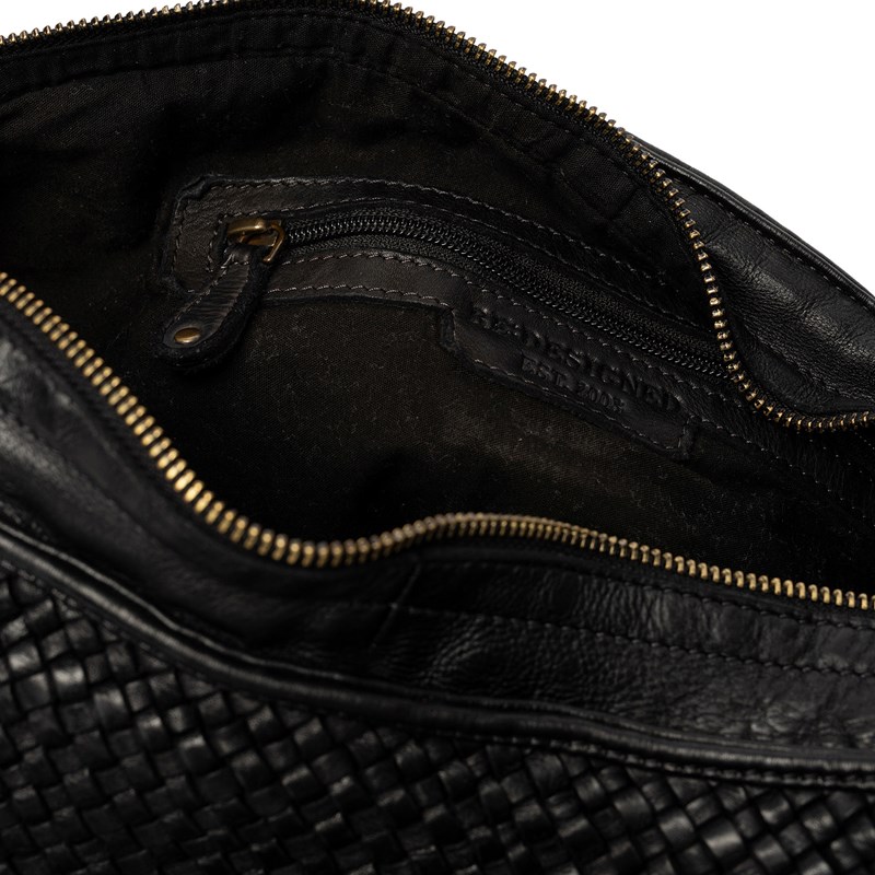 RE:DESIGNED Axelväska Melle Svart 6