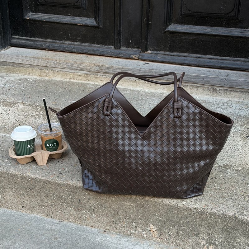 PITAYA Axelväska Bianca XL M. Brun 3