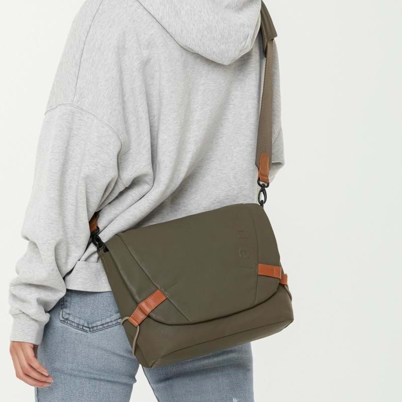 Aunts & Uncles Crossbody Sendai  Army Grøn 10" 7