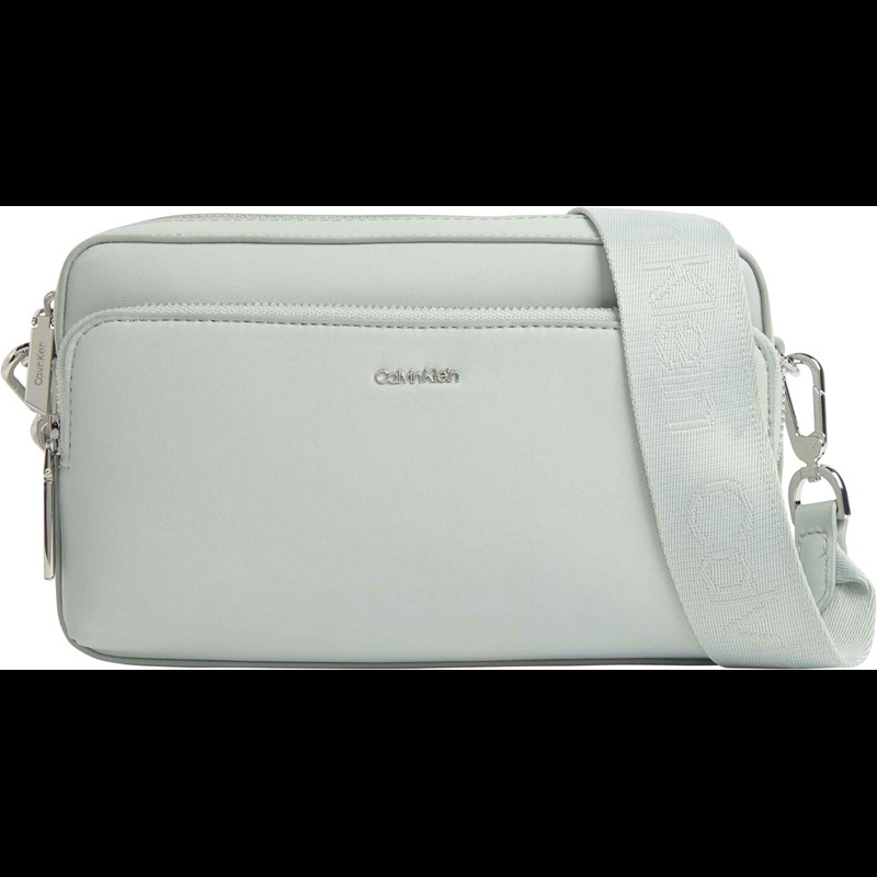 Calvin Klein Crossbody Must Camera Lysegrå 1