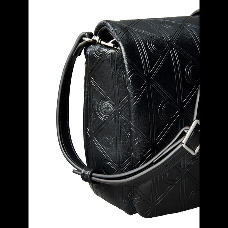 Calvin Klein Crossbody Puffer Emblem Sort 5