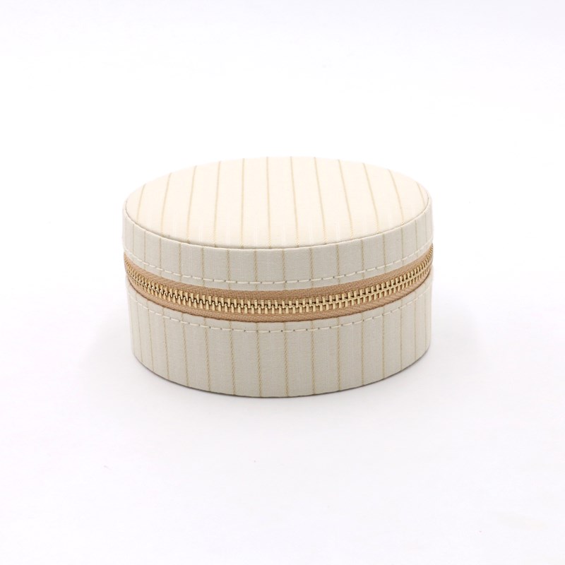 Conmé Smykkeskrin Olivia rundt Creme 6