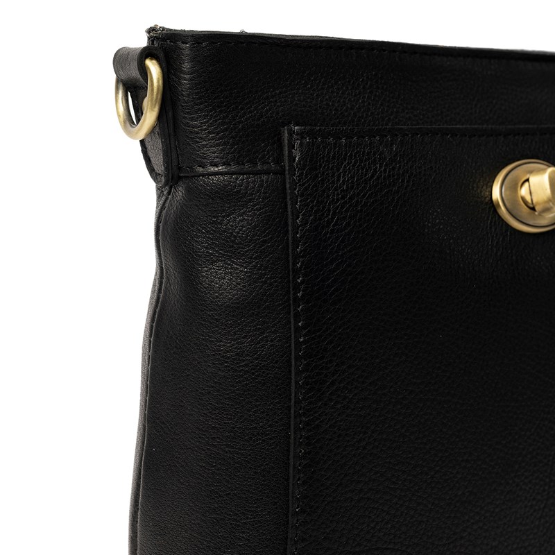 RE:DESIGNED Crossbody Moa Small Svart 4