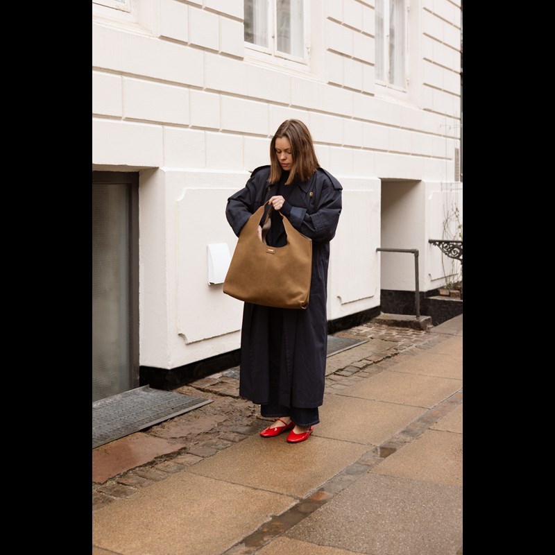 Conmé Shopper Ina Brun 6