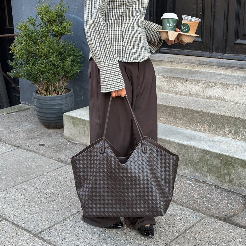 PITAYA Axelväska Bianca XL M. Brun 4