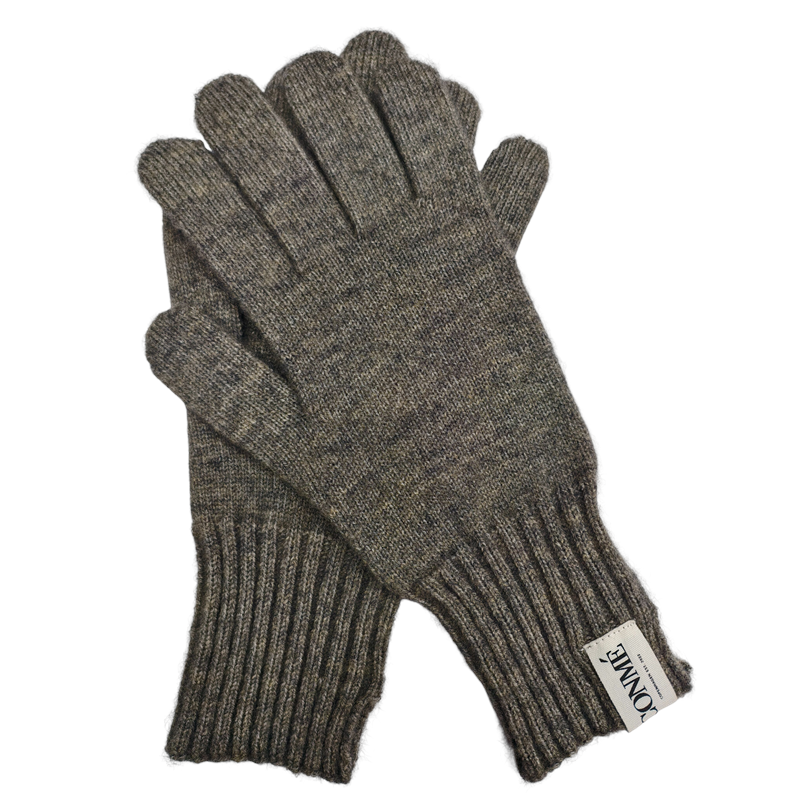 Conmé Vana Nora Brun 1