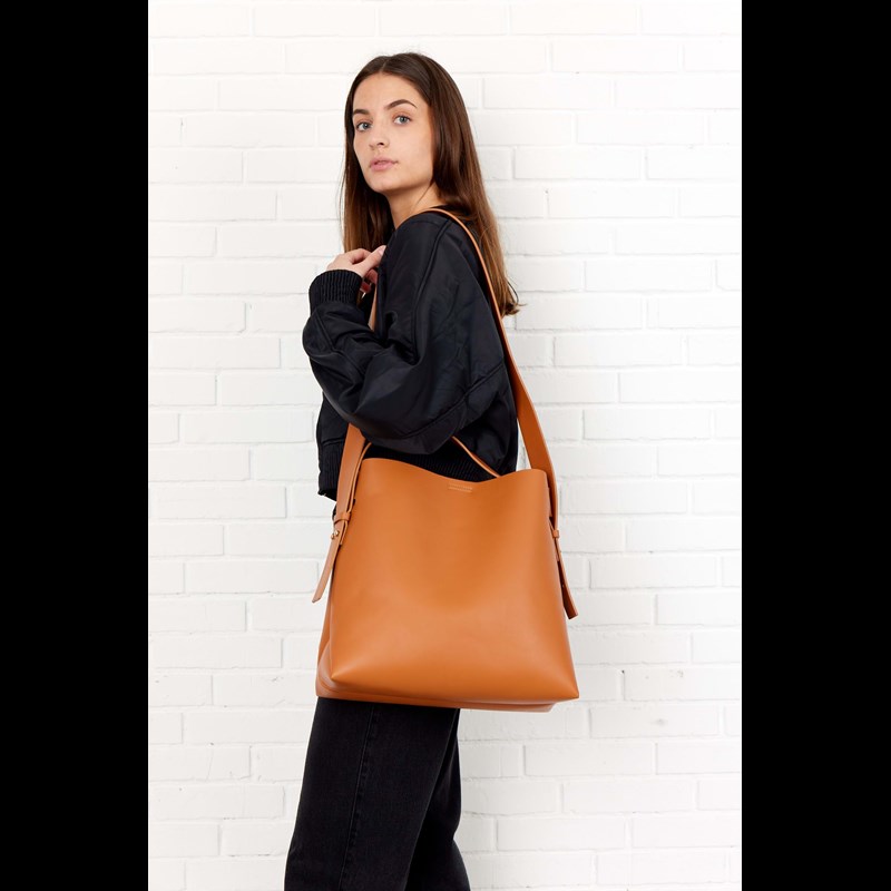 Bella Ballou Shopper Street Caramel 13" 4